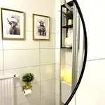 Frank No3 - Klagenfurt - Free Parking, Smart-tv & Self Check-in *