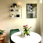 Frank No3 - Klagenfurt - Free Parking, Smart-tv & Self Check-in Apartment *